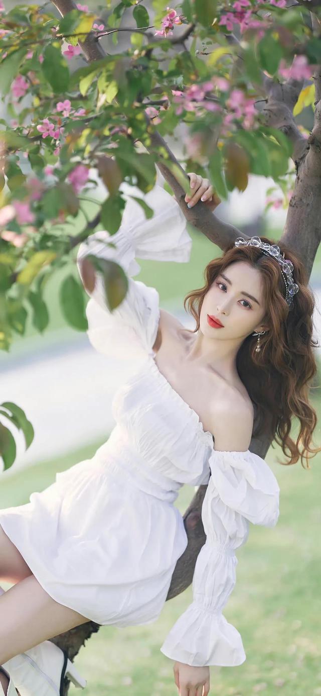 美女姐姐壁紙，身材真不錯