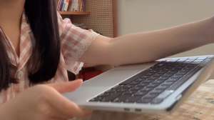 適合女人開的小店(28歲女生自主創業，從負收入到月入5萬，今天又干了件大事)