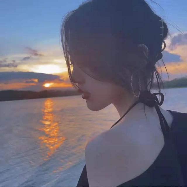 溫柔至頂的女生頭像-超高清