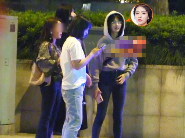 白鹿外出吃宵夜被拍，當街撓咯吱窩，動作太糙沒眼看