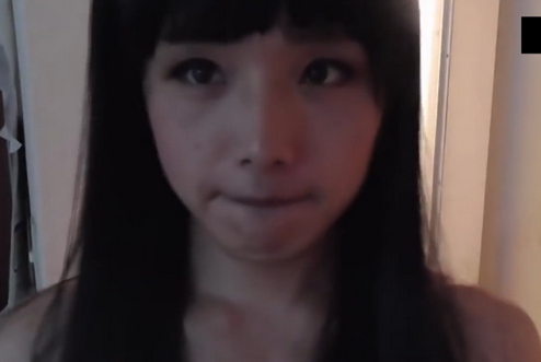 島國美女直播洗澡，衣服脫下后觀眾們表示碉堡了，要逆天的節奏