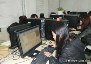 女生適合專業15個(適合本科女生報考的8大專業，不一定都很好就業，但工作穩定性高)