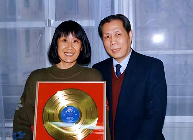 8位加入外籍的內地女星:有人離婚有人喪夫,有人國內掙錢國外花