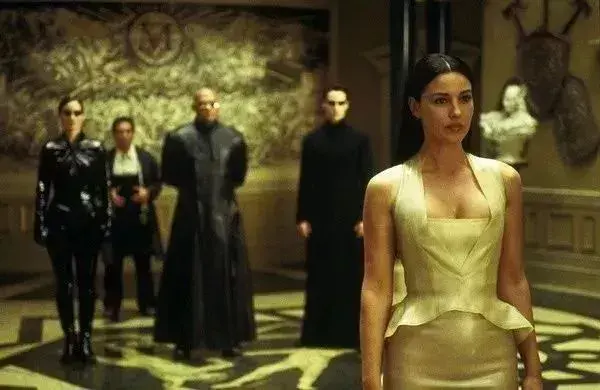 她是全球公認的最性感女神:“裸露”卻不情色的人間尤物