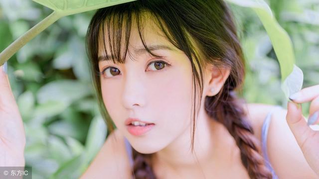 小說：美女生理期痛得死去活來，小伙手覆上小腹治療，效果顯著
