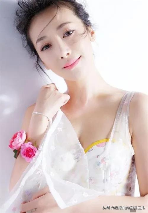 艷壓群芳的性感美女