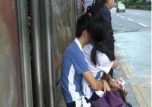 偷吃禁果的女孩(“不要臉，沒你這個女兒”15歲女孩偷嘗禁果，爸爸得知破口大罵)