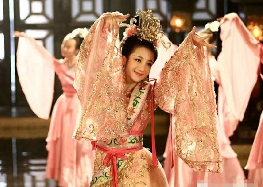 她是古代最早的裸體模特，下場為何比戚夫人還慘？