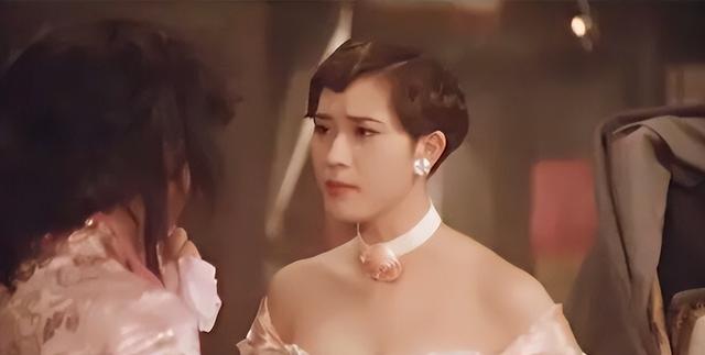 15位一眼萬年的短發美女，年輕時個個美到窒息，今有人網上求工作