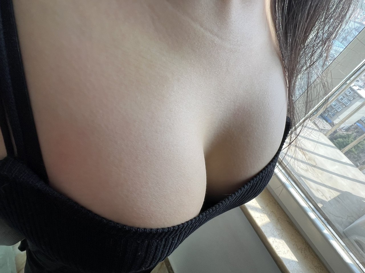 白苧新袍入嫩涼