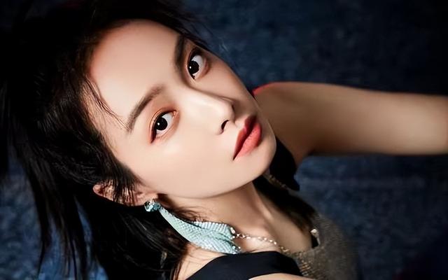 “素顏無人識”的8位女星，熒幕前絕美女神，卸妝后：大姐你哪位