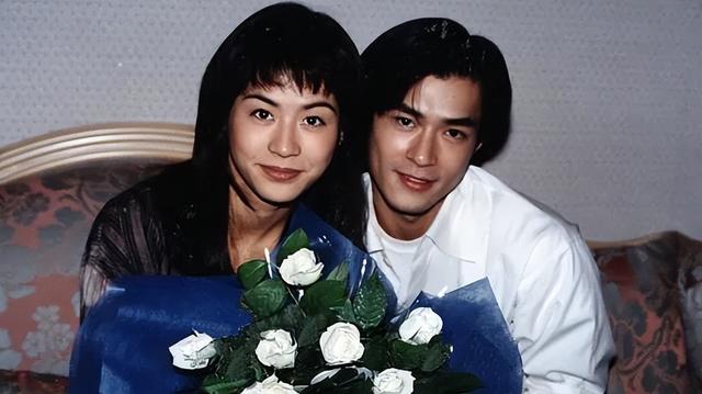 15位一眼萬年的短發美女，年輕時個個美到窒息，今有人網上求工作
