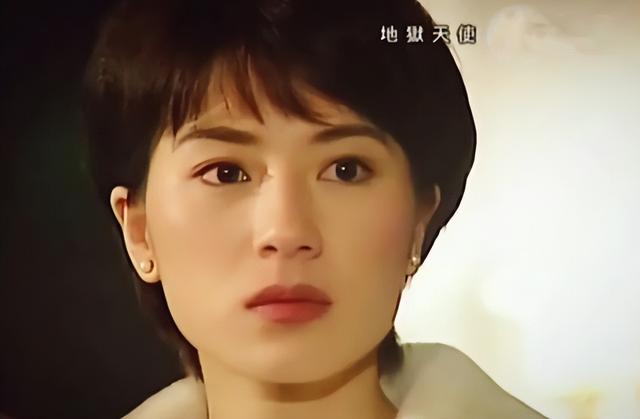 15位一眼萬年的短發美女，年輕時個個美到窒息，今有人網上求工作