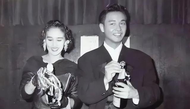 15位一眼萬年的短發美女，年輕時個個美到窒息，今有人網上求工作