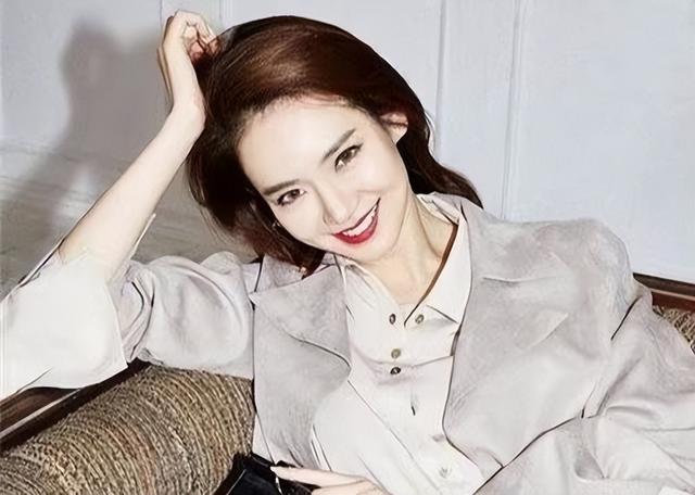 “素顏無人識”的8位女星，熒幕前絕美女神，卸妝后：大姐你哪位