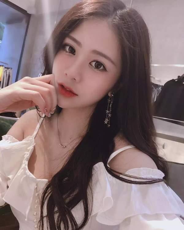越南90后鋼琴女神福利美照 風(fēng)姿綽約,美若天仙