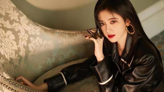 “素顏無人識”的8位女星，熒幕前絕美女神，卸妝后：大姐你哪位