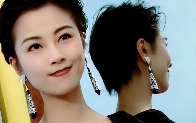 15位一眼萬年的短發美女，年輕時個個美到窒息，今有人網上求工作