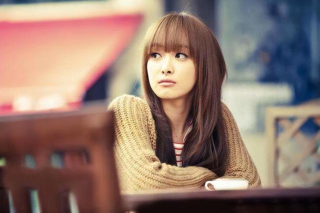 “素顏無人識”的8位女星，熒幕前絕美女神，卸妝后：大姐你哪位