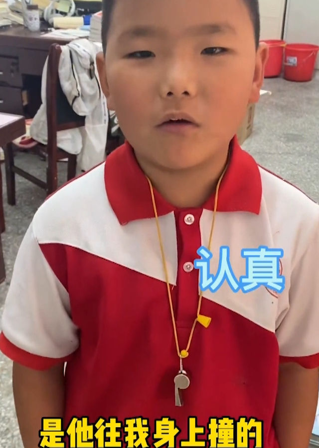 周老師：90后美女老師火出圈，和學(xué)生斗智斗勇，被指有失職業(yè)操守
