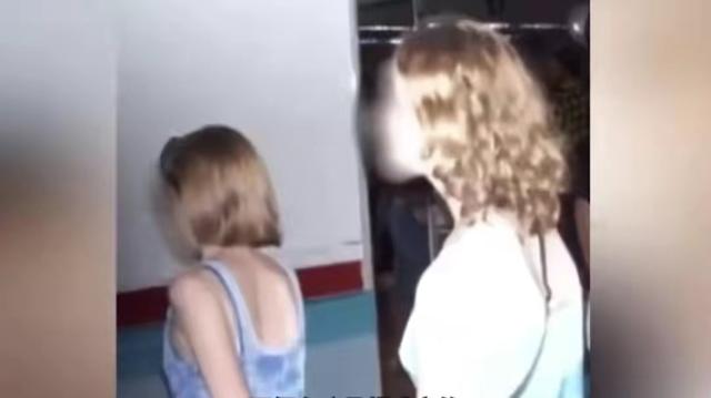 1991年,11歲美國女孩遭綁架,被囚禁18年為兇手生兩個女兒