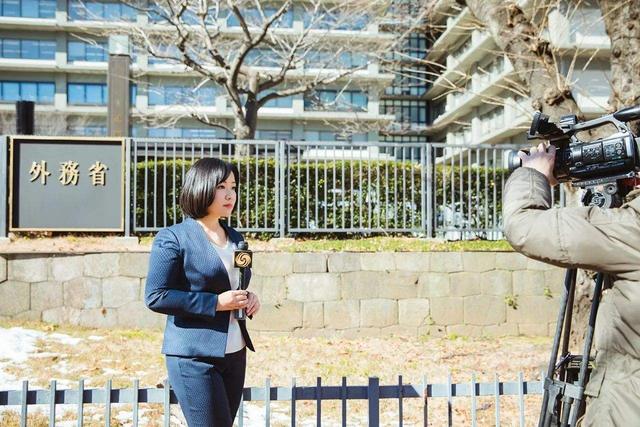 鳳凰駐日美女記者又惹爭議：借日本暗諷中國詐騙多？網(wǎng)友打臉