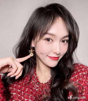 長在面包樹上的女人演員表(人到中年裝可愛、演傻白甜、演技尷尬，這6位女星口碑越來越差)
