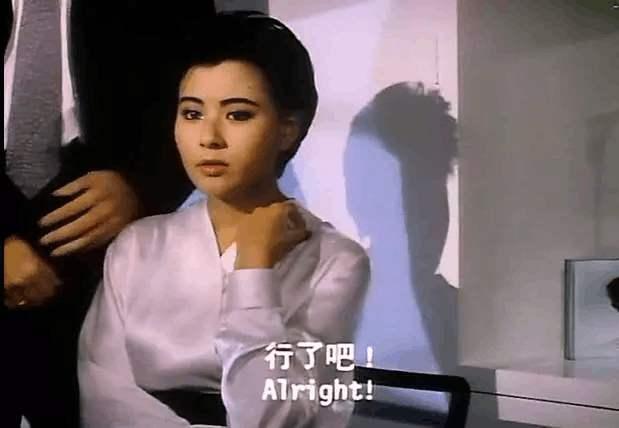 她是“被遺忘的港姐”，為走紅拍三級裸體出鏡，今56歲成豪門艷婦
