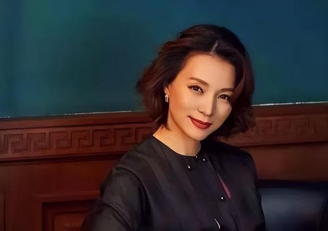 “素顏無人識”的8位女星，熒幕前絕美女神，卸妝后：大姐你哪位