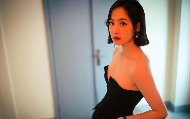 “素顏無人識”的8位女星，熒幕前絕美女神，卸妝后：大姐你哪位