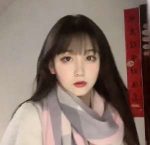 美女教師(周老師：90后美女老師火出圈，和學生斗智斗勇，被指有失職業操守)