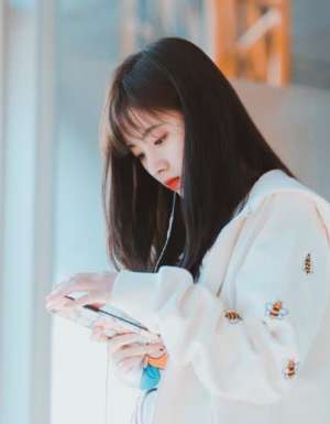 四千年第一美女鞠婧祎(四千年美女鞠婧祎現機場，每個動作都讓人心動，少女氣息溢滿屏幕)