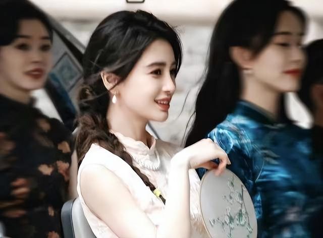 “素顏無人識”的8位女星，熒幕前絕美女神，卸妝后：大姐你哪位