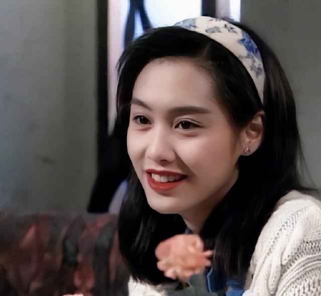 15位一眼萬年的短發美女，年輕時個個美到窒息，今有人網上求工作