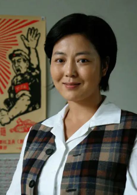 “農村一姐”王茜華：風光背后有心酸，二婚嫁導演苦盡甘來
