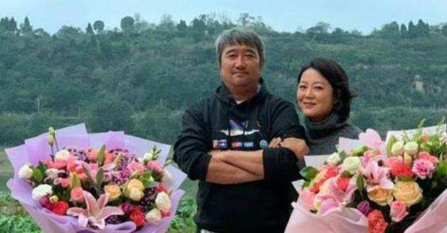 “農村一姐”王茜華：風光背后有心酸，二婚嫁導演苦盡甘來