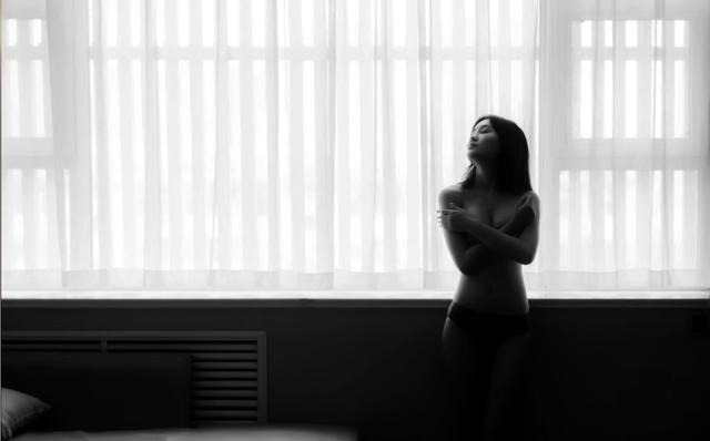 完美身材美女午后性感誘人寫(xiě)真