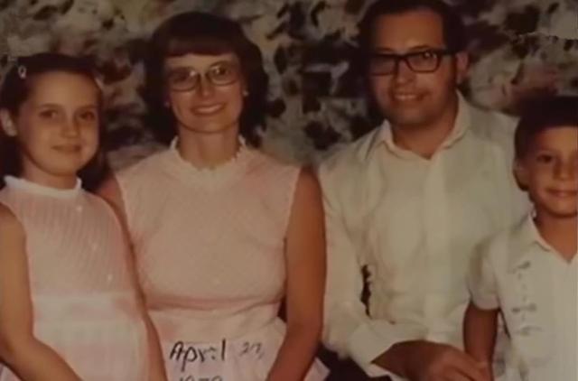 1980年,華裔學霸將美女老師囚禁衣柜,每晚放出來侵犯數小時