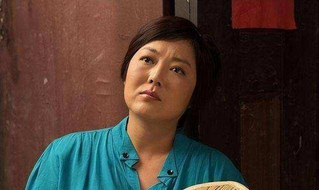 “農村一姐”王茜華：風光背后有心酸，二婚嫁導演苦盡甘來