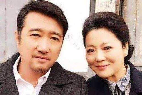 “農村一姐”王茜華：風光背后有心酸，二婚嫁導演苦盡甘來