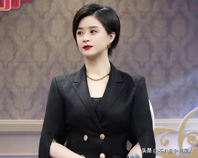 看臉90斤,看腿150斤,這7位女星小臉配粗腿,身材太不協調
