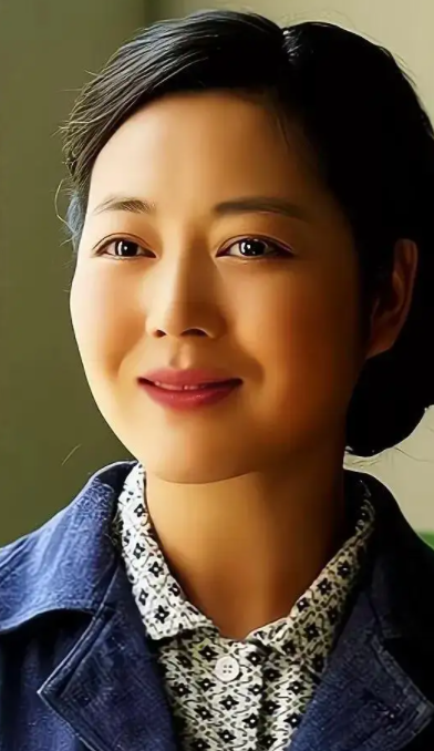 “農村一姐”王茜華：風光背后有心酸，二婚嫁導演苦盡甘來