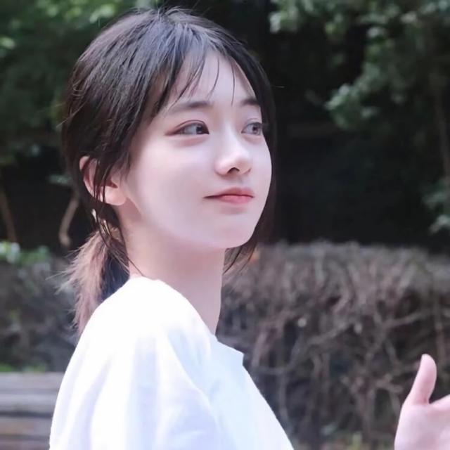 一些甜美又有仙氣的真人女生頭像