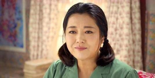 “農村一姐”王茜華：風光背后有心酸，二婚嫁導演苦盡甘來