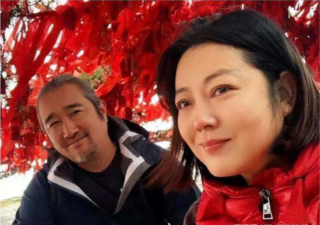 “農村一姐”王茜華：風光背后有心酸，二婚嫁導演苦盡甘來