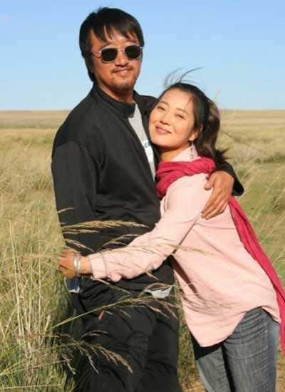 “農村一姐”王茜華：風光背后有心酸，二婚嫁導演苦盡甘來
