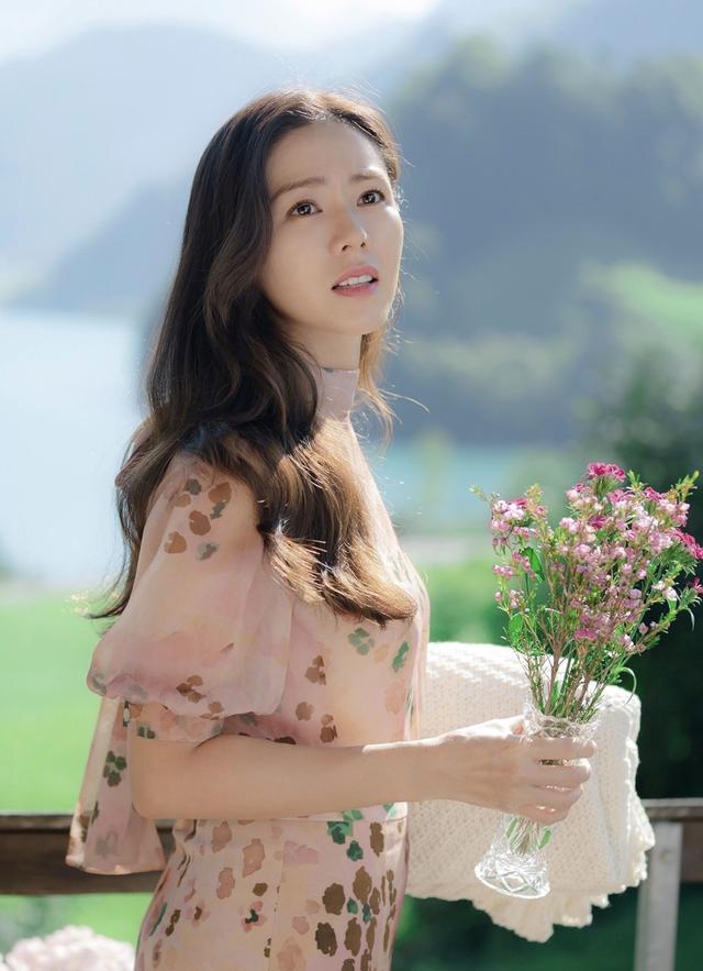 全球百大美女最新榜單!韓國藝人強勢攬前三,劉亦菲慘敗排名超后