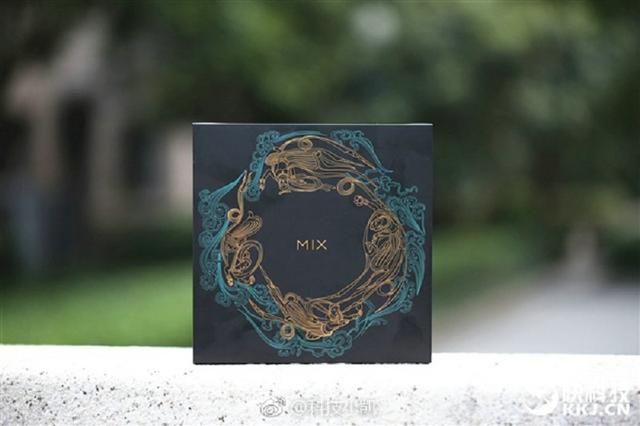 小米MIX 2S翡翠色圖賞，附美女穿搭指南