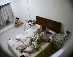 女生的房間(高中女生房間遭繼父裝攝像頭，怒罵自己母親，崩潰痛哭后想輕生)