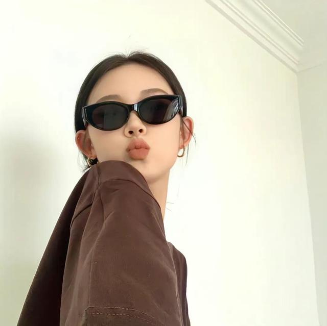 高清美女頭像｜該換頭像了